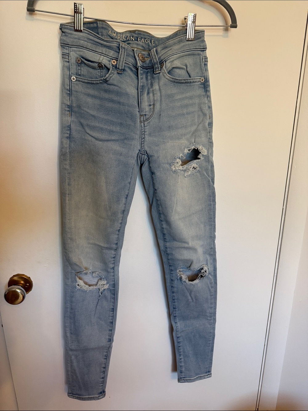 American Eagle Outfitters Light Wash Distressed Skinny Jeans